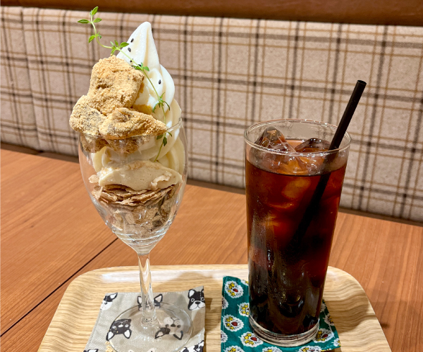 黒糖わらびもちのパフェと森のコーヒーのセット