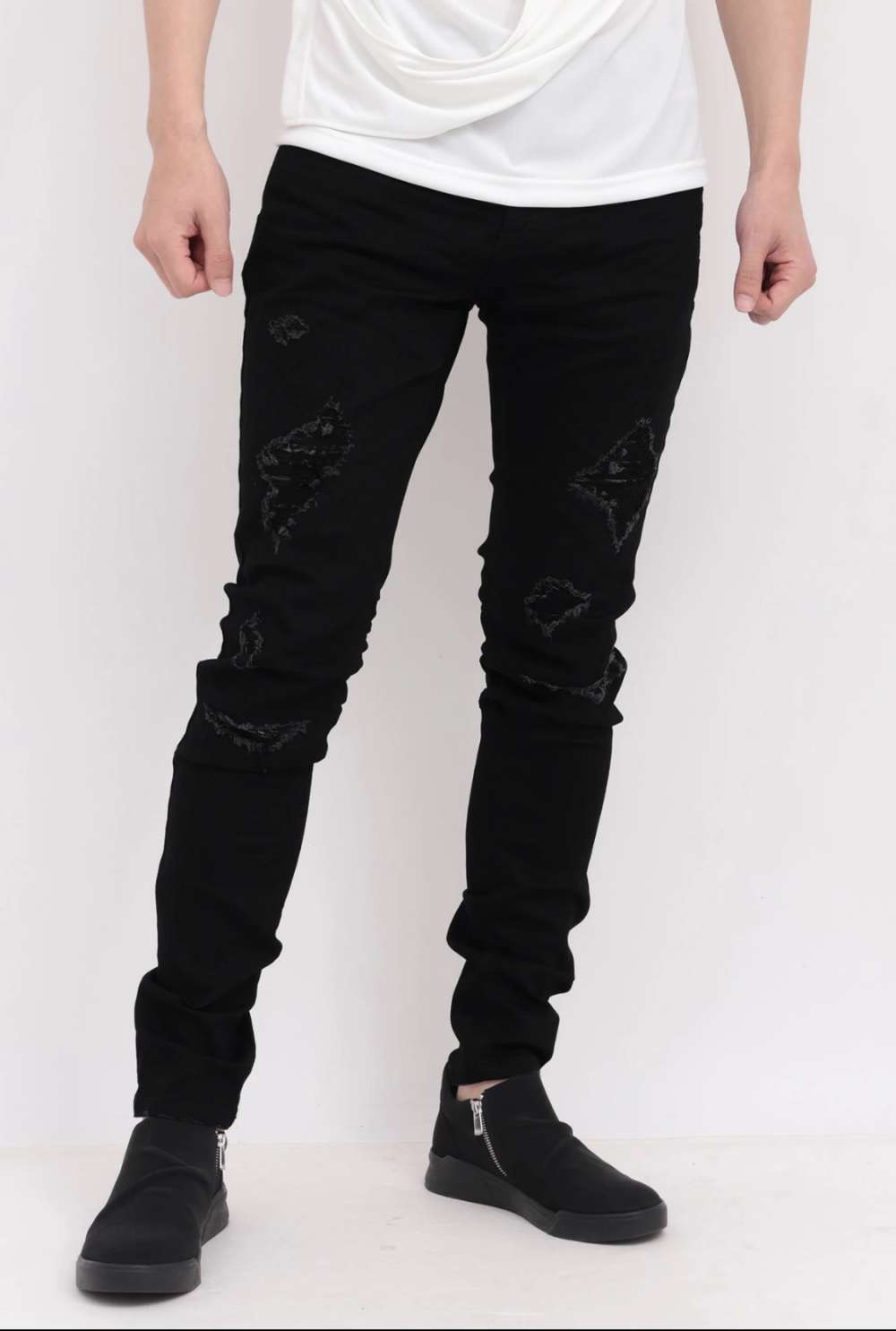 人気商品‼️ ハードリメイクブラックスキニーデニム👖 | トルネード